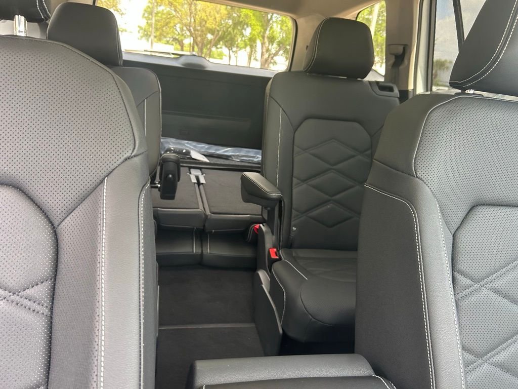 New 2026 White/off-white Volkswagen 2.0T SE w/Technology image 36