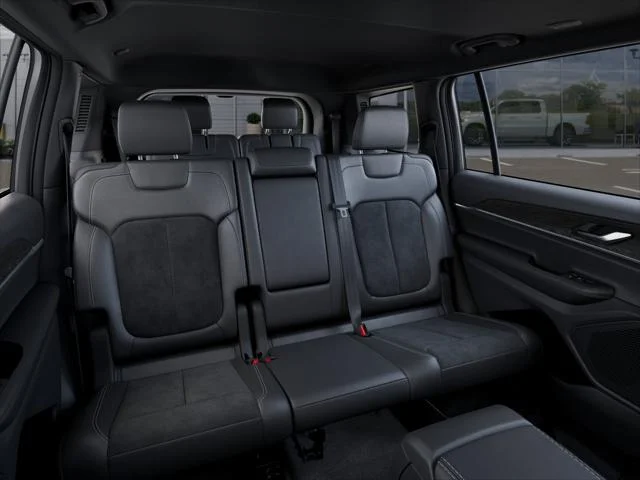 New 2026 Diamond Black Crystal Pearl-Coat Exterior Paint Jeep Laredo image 41