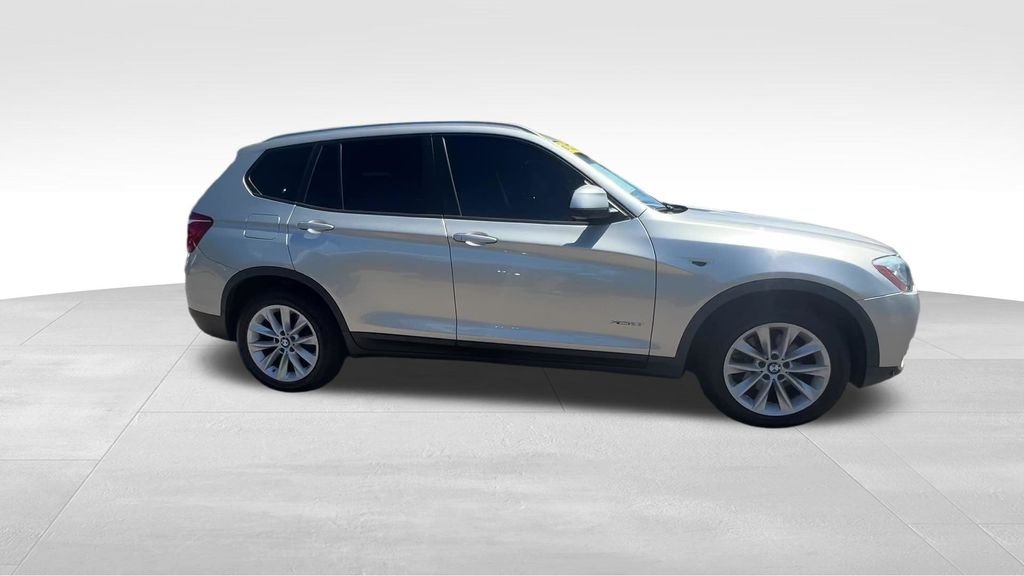Used 2017 Silver BMW xDrive28i image 3