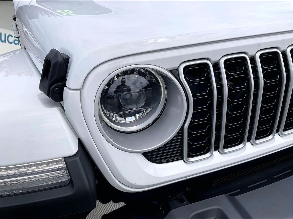 Used 2025 Bright White Clearcoat Jeep Sahara image 29