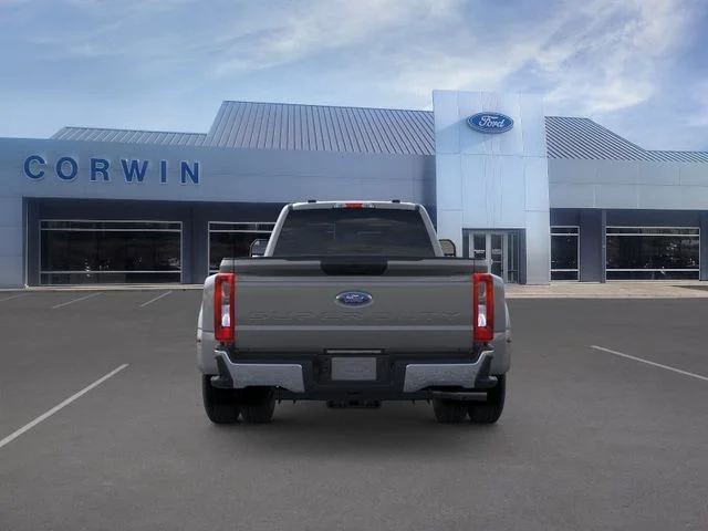 New 2026 Carbonized Gray Metallic Ford XLT image 6