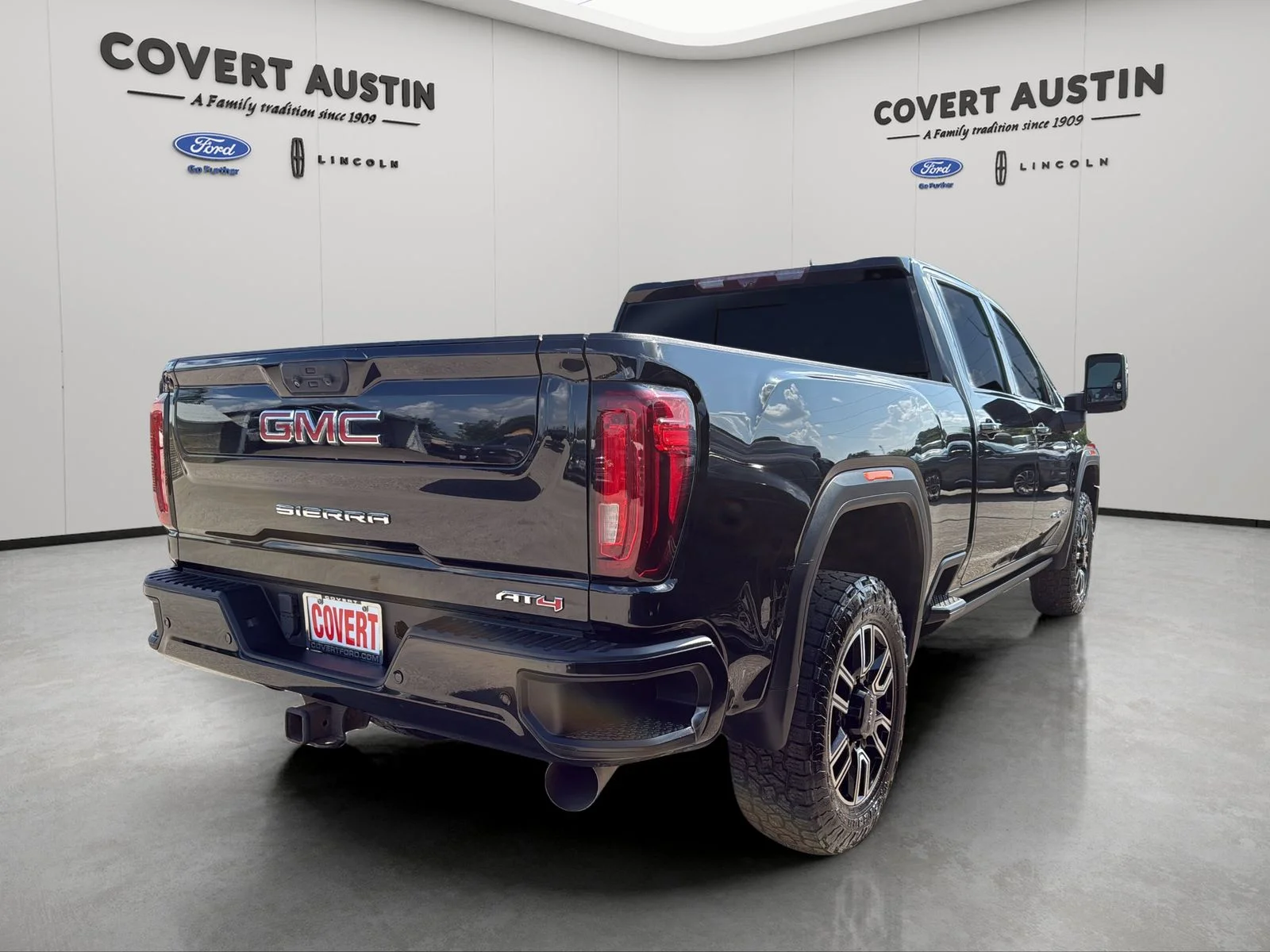 Used 2022 Black GMC AT4 image 5