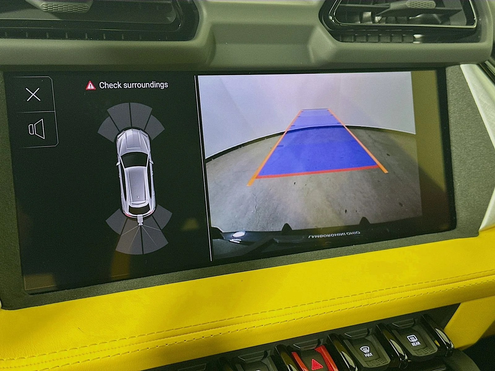 Used 2025 Yellow Lamborghini  image 18