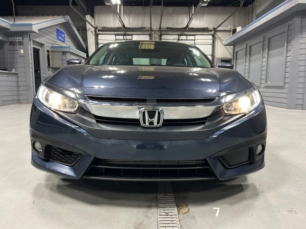 Certified Used 2017  Honda EX-T image 2