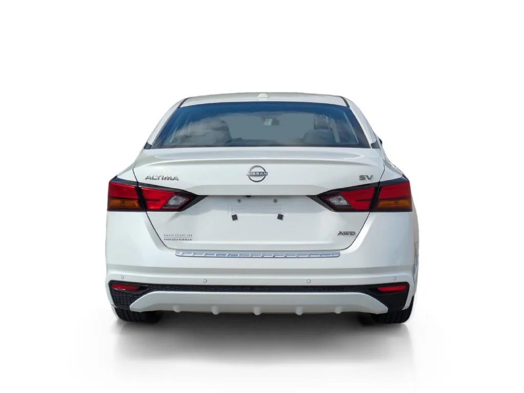 Used 2023 White Nissan 2.5 SV image 8