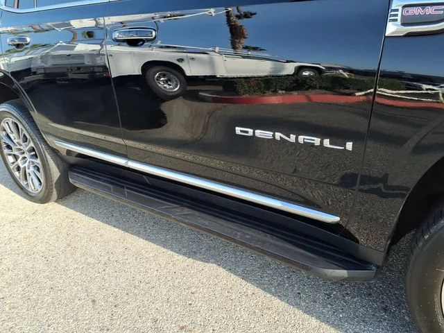 Used 2025 Onyx Black GMC Denali image 10