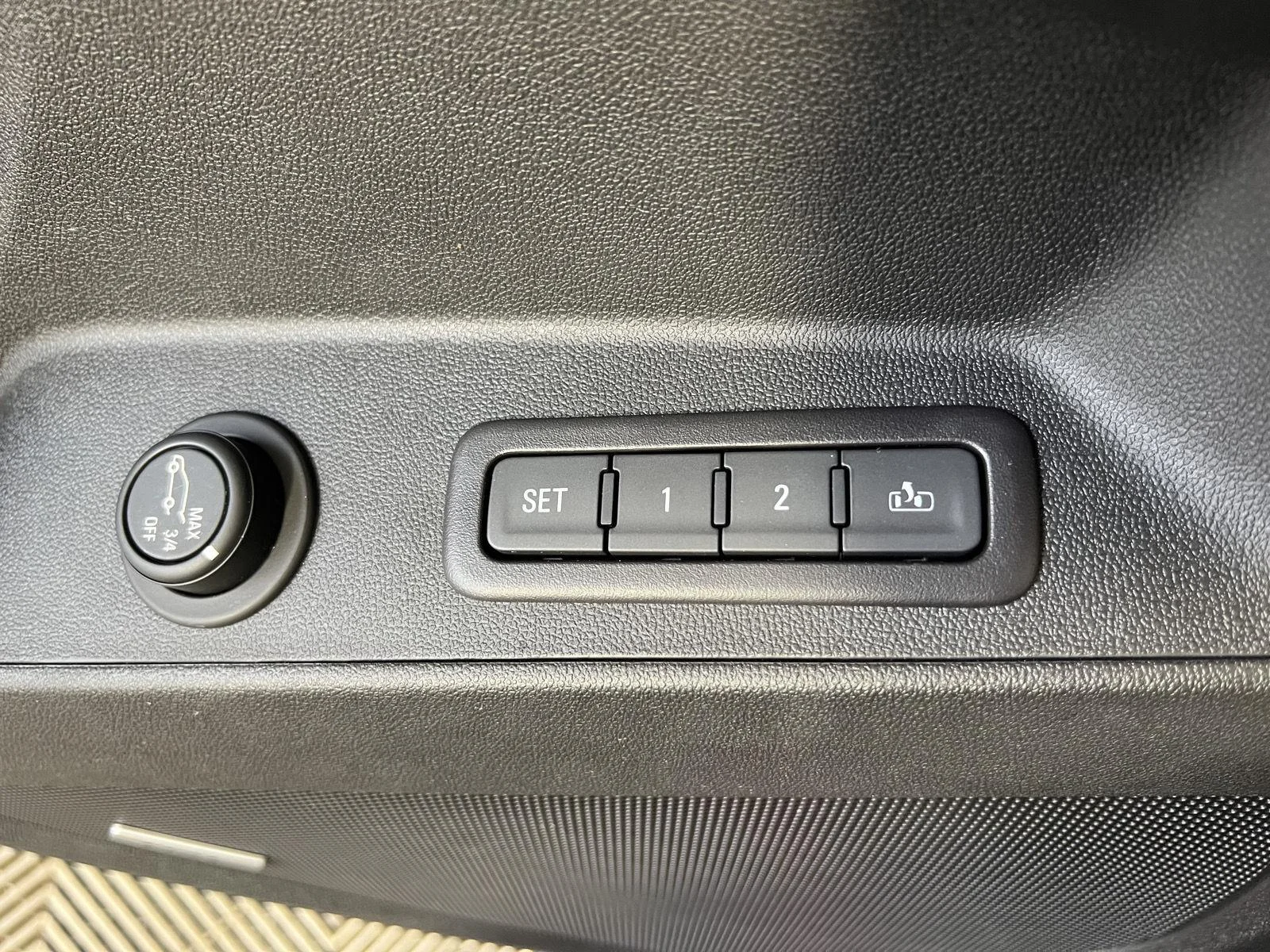 Used 2018 CAJUN RED TINTCOAT Chevrolet Premier image 8