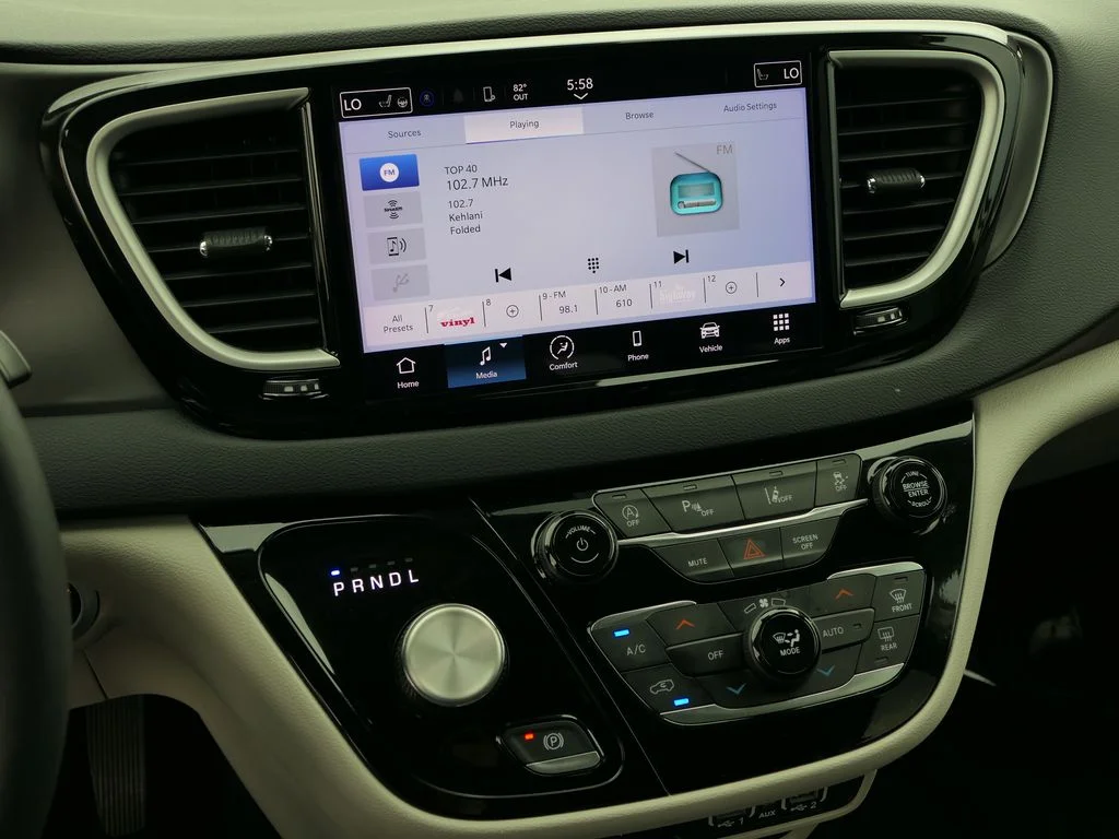 Used 2023 White Chrysler Touring L image 16