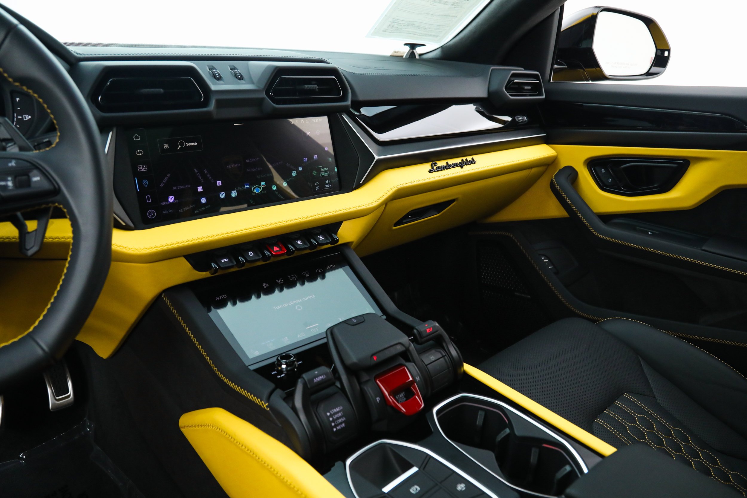 Used 2025 Yellow Lamborghini SE image 33