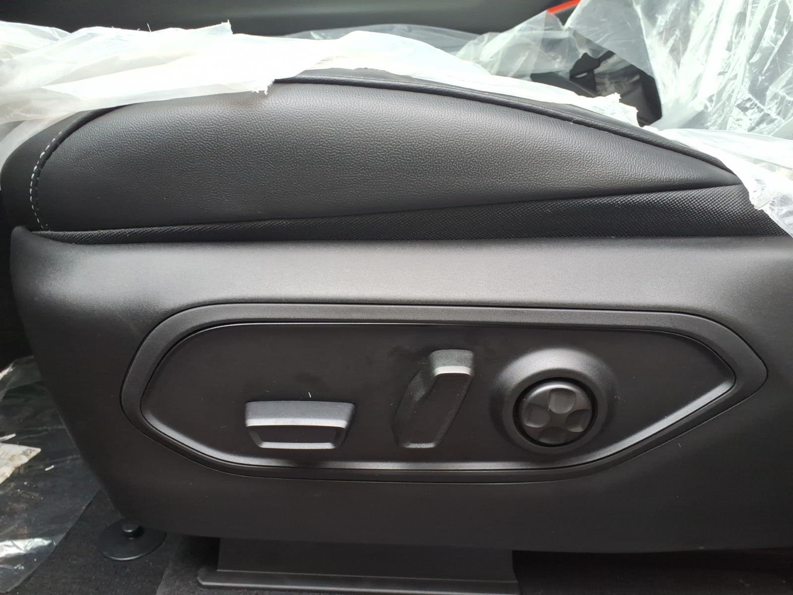 New 2027 Red Hot Pearlcoat Jeep Limited image 13