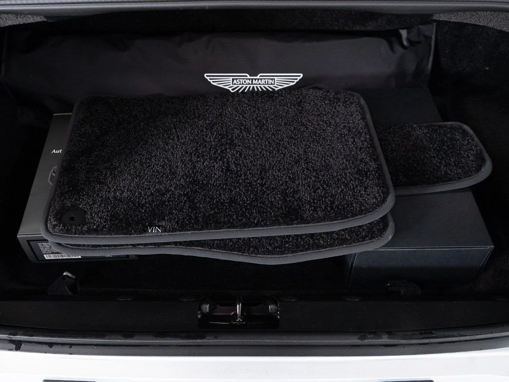 Certified Used 2025 Lightning Silver Aston Martin  image 38