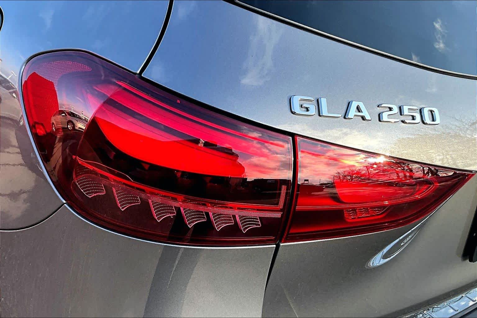 New 2026 Mountain Grey Metallic Mercedes-Benz GLA 250 image 27