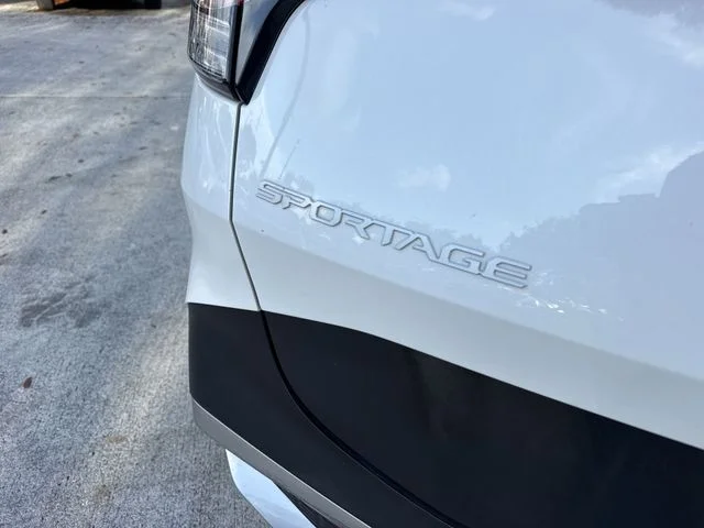 2023 Kia Sportage LX - Photo 24