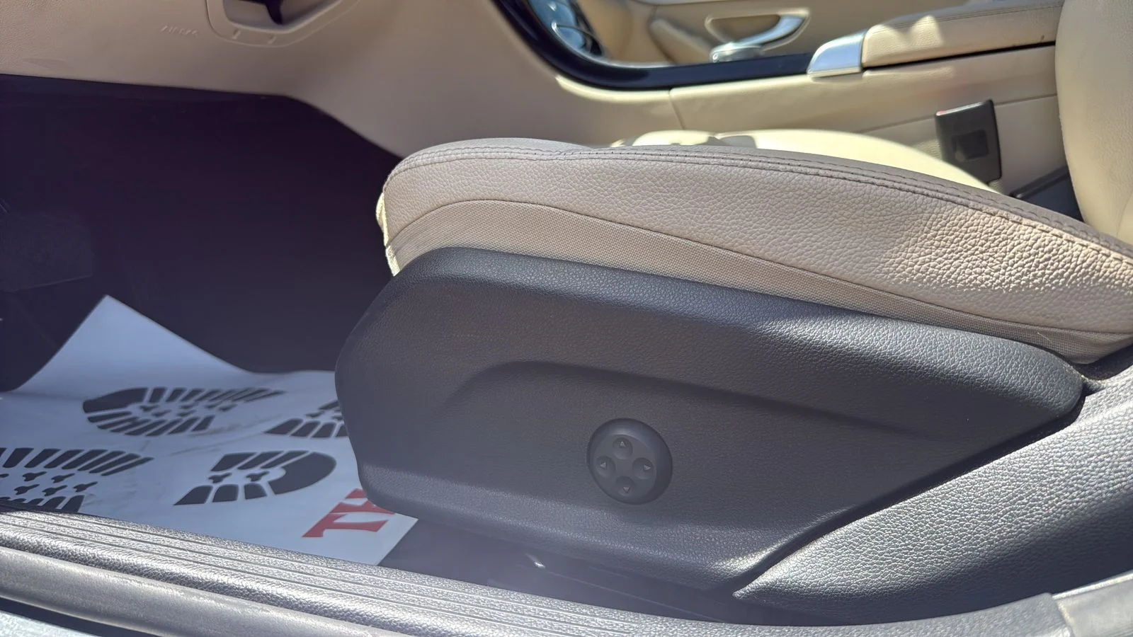 Used 2017  Mercedes-Benz C 300 image 6