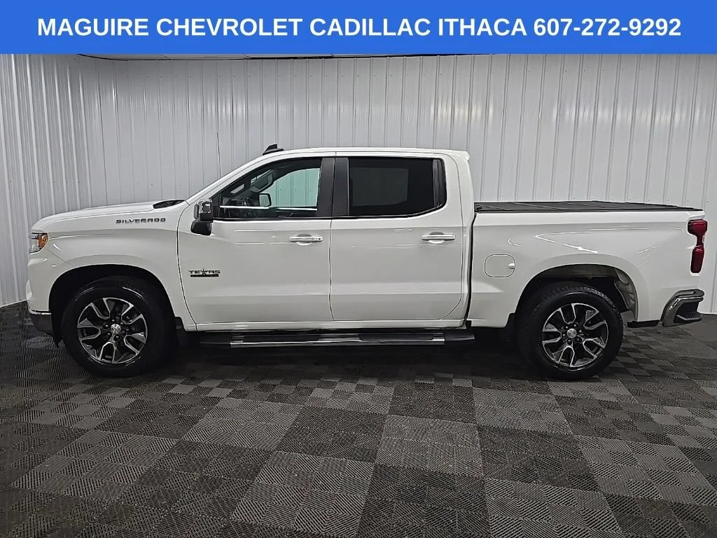 Used 2022 Summit White Chevrolet LT image 5