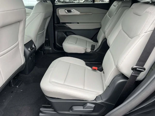 New 2027 Black Ford Active image 8