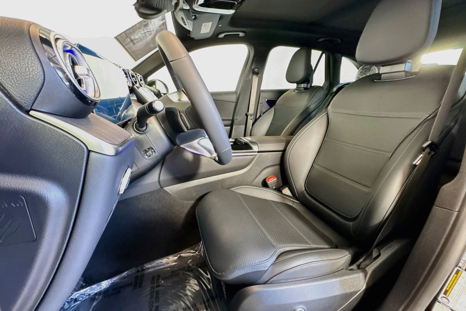 New 2026 Black Mercedes-Benz GLC 300 image 18