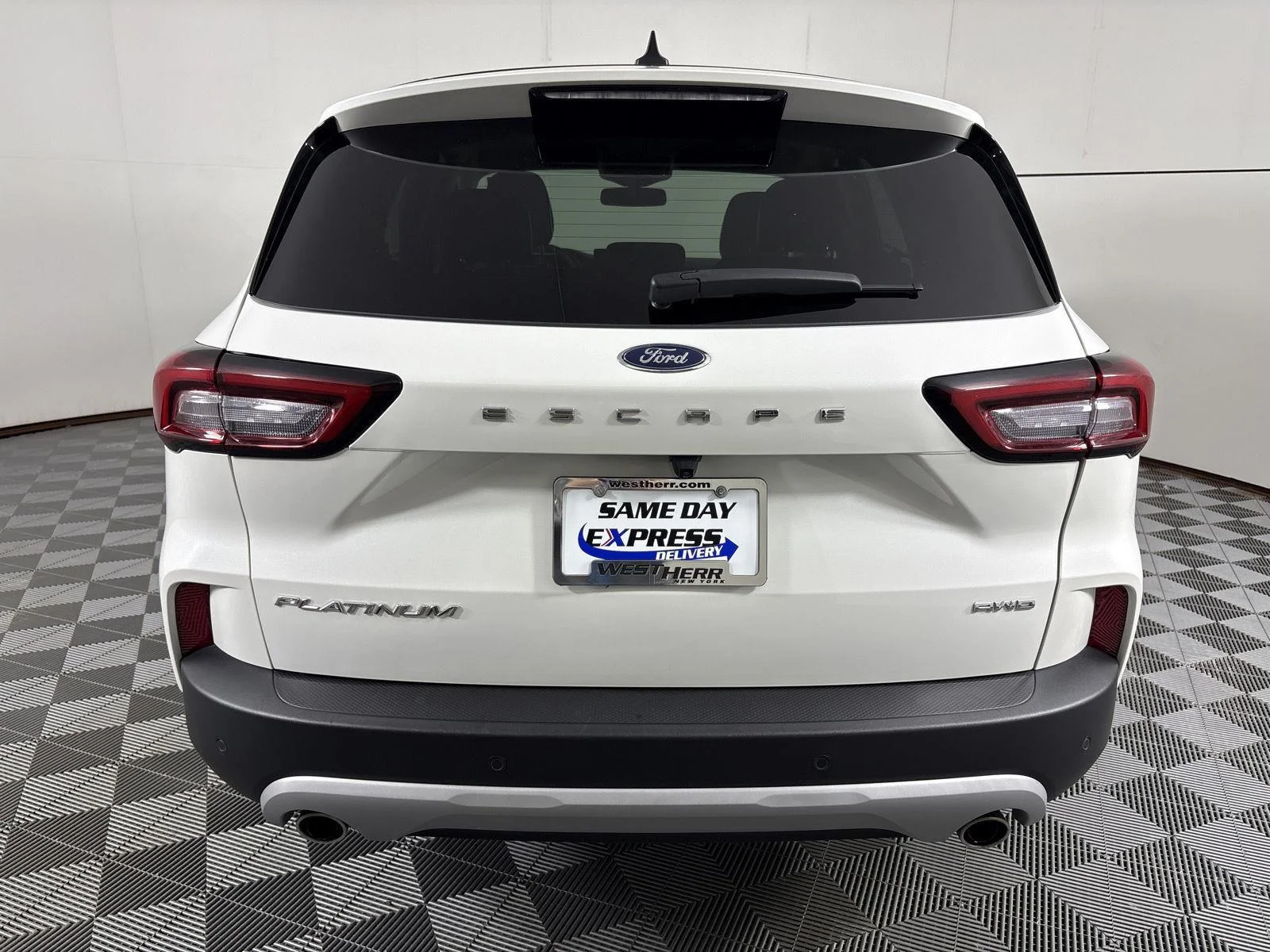 Used 2023 Star White Metallic Tri-Coat Ford Platinum image 17