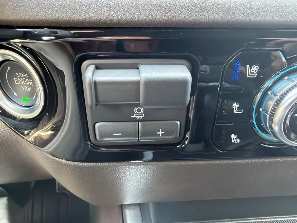 New 2026 Onyx Black GMC SLT image 20