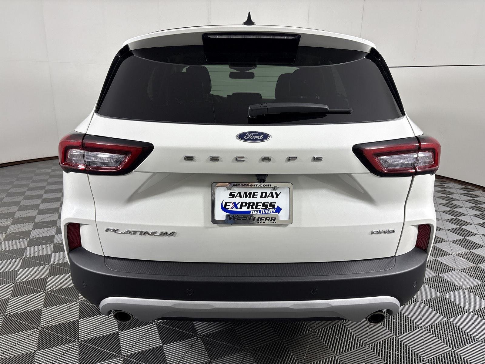 Used 2023 Star White Metallic Tri-Coat Ford Platinum image 17