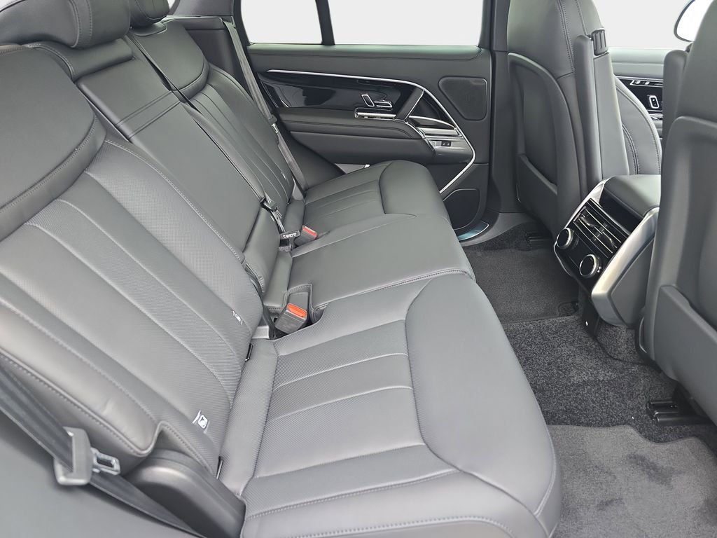 2025 Land Rover Range Rover SE - Photo 11