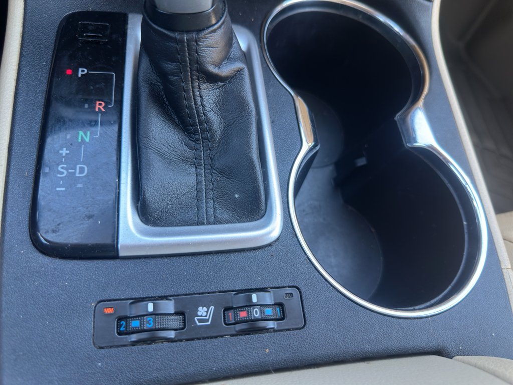 Used 2019 Midnight Black Metallic Toyota Hybrid Limited image 7