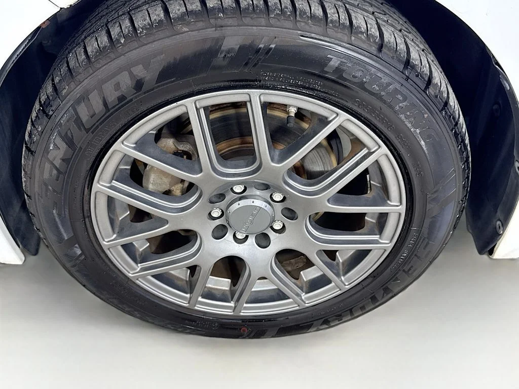 Used 2015 Super White Toyota LE image 35