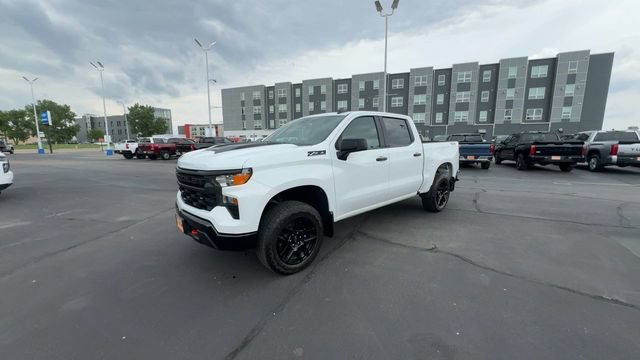Used 2025 Summit White Chevrolet Custom Trail Boss image 4