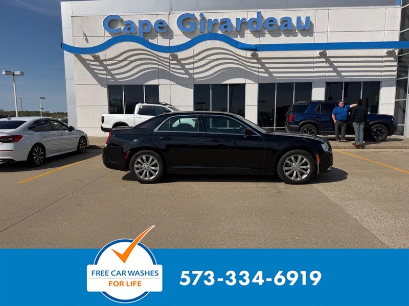 2018 Chrysler 300 Touring AWD's photo