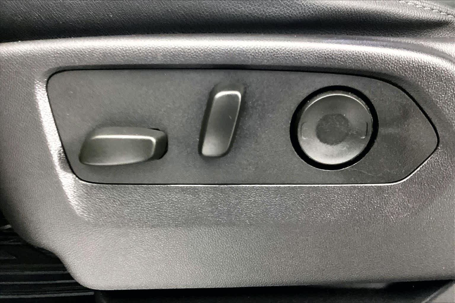 Used 2024 Sterling Metallic GMC Elevation image 33