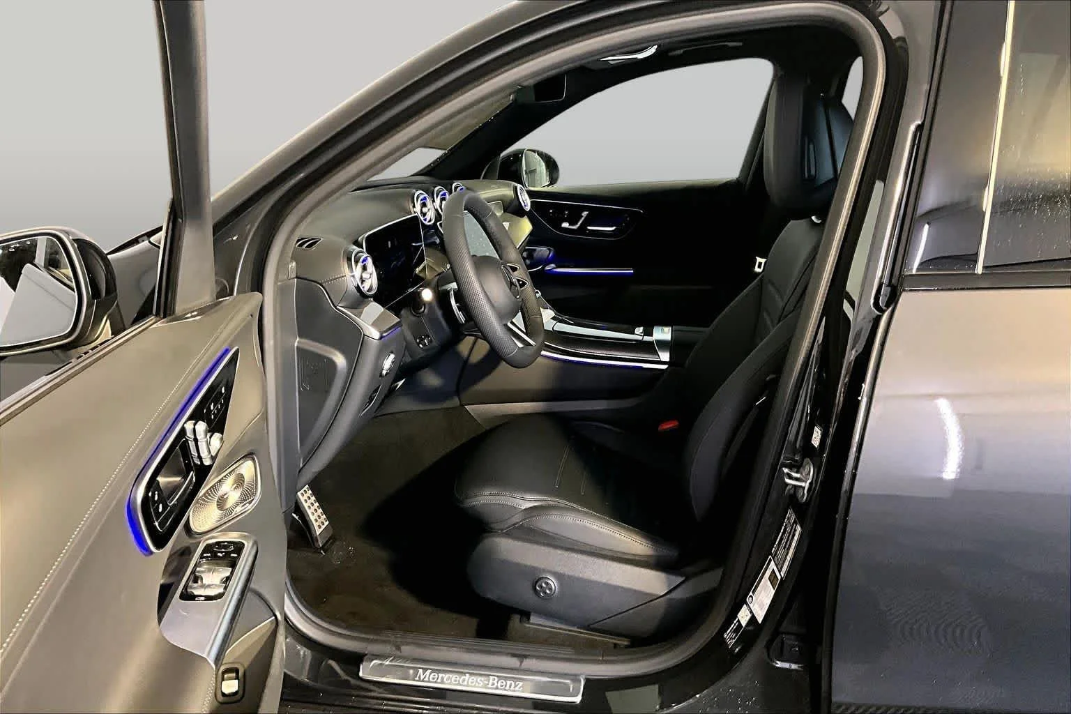 New 2026 Graphite Grey Metallic Mercedes-Benz GLC 300 image 13