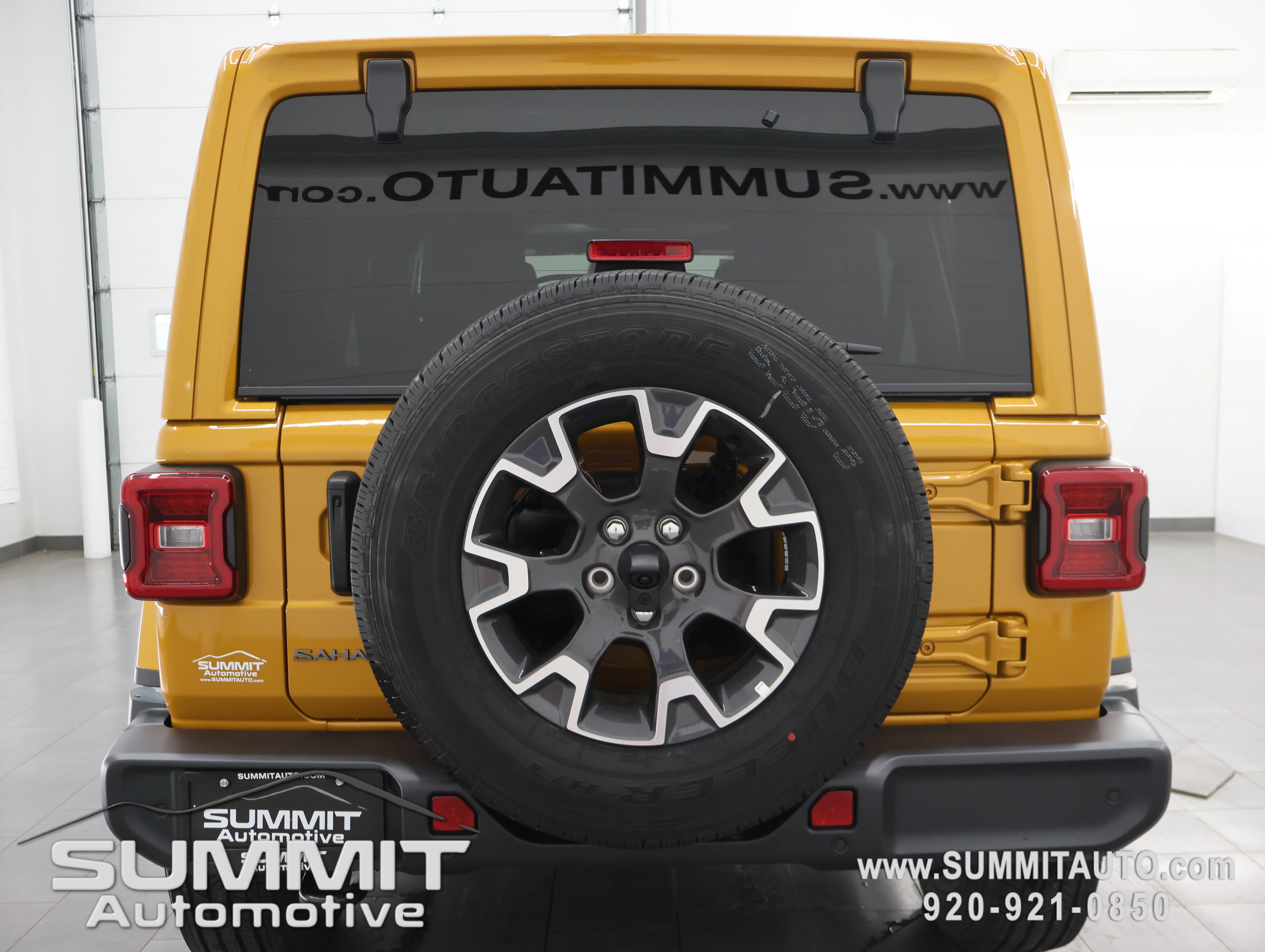 New 2026 Goldilocks Exterior Paint Jeep Sahara image 25
