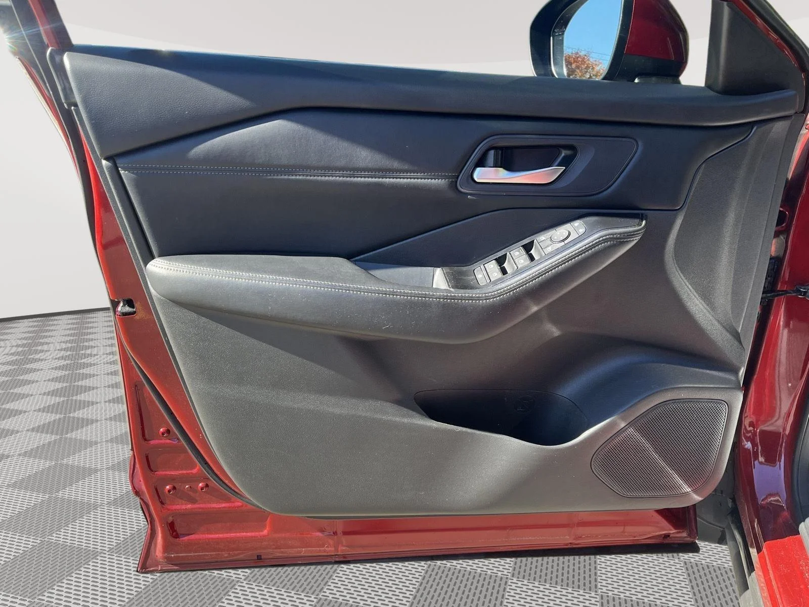 Used 2024 Scarlet Ember Tintcoat Nissan SV image 18