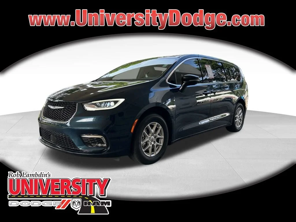 2024 Chrysler Pacifica Touring L's photo