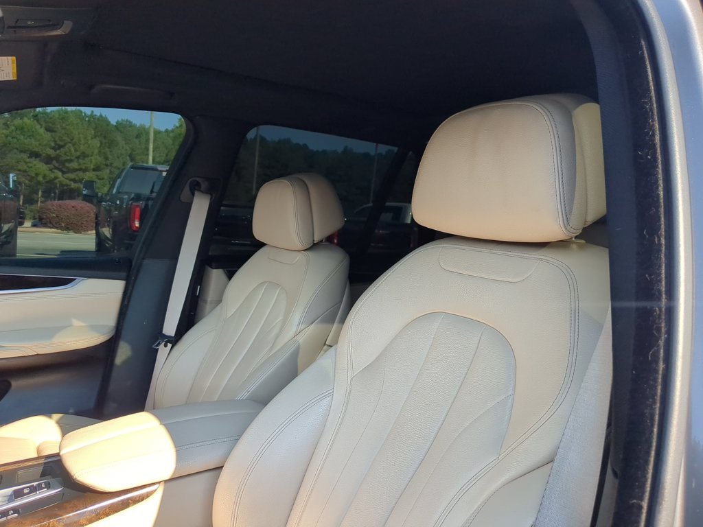 Used 2018 Silver BMW xDrive50i image 14