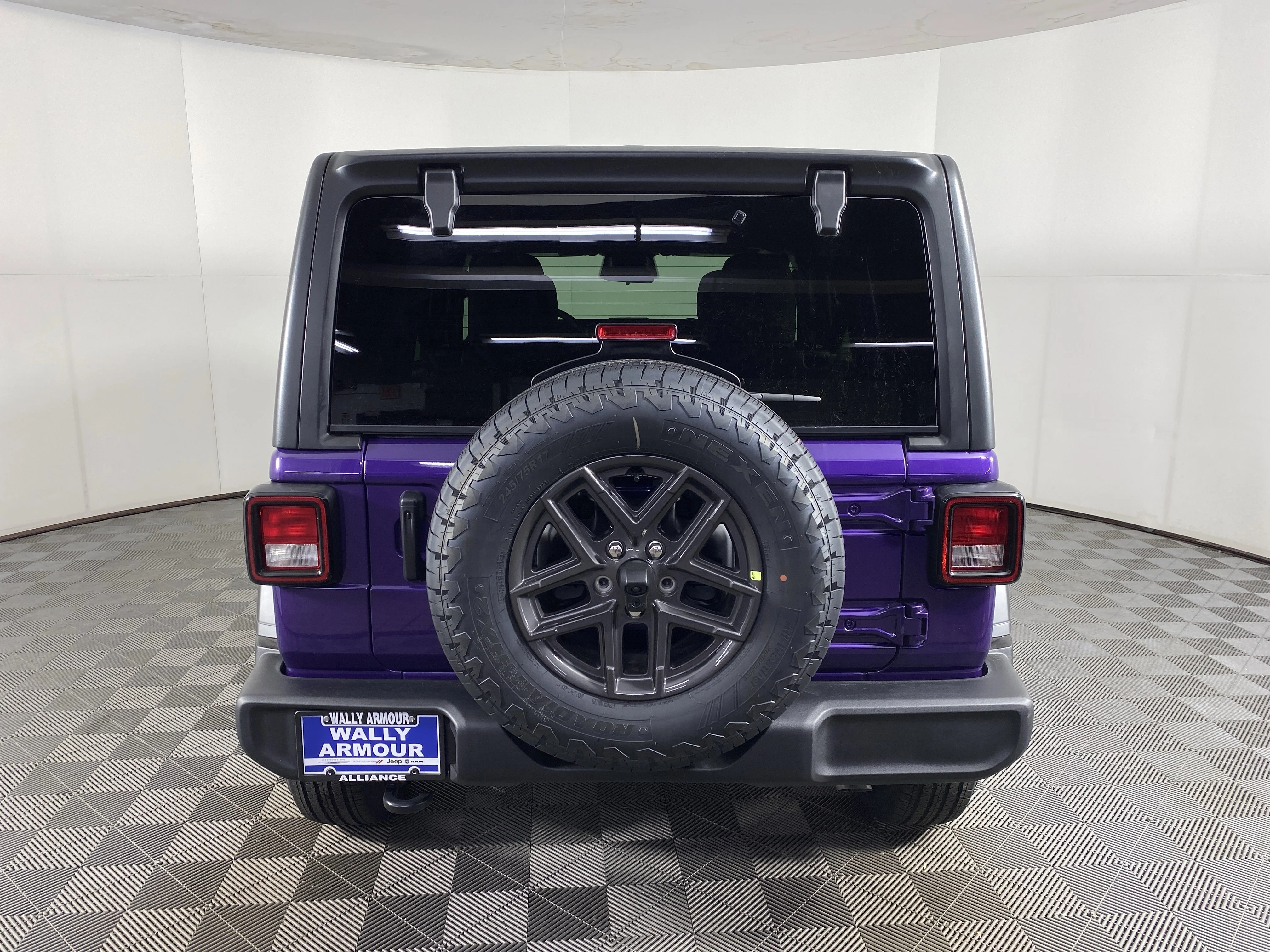 New 2026 Reign Jeep Sport S image 7