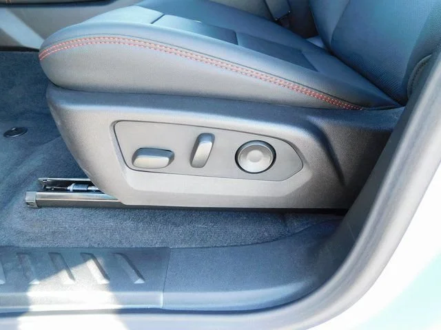 2025 Chevrolet Colorado Z71 - Photo 18