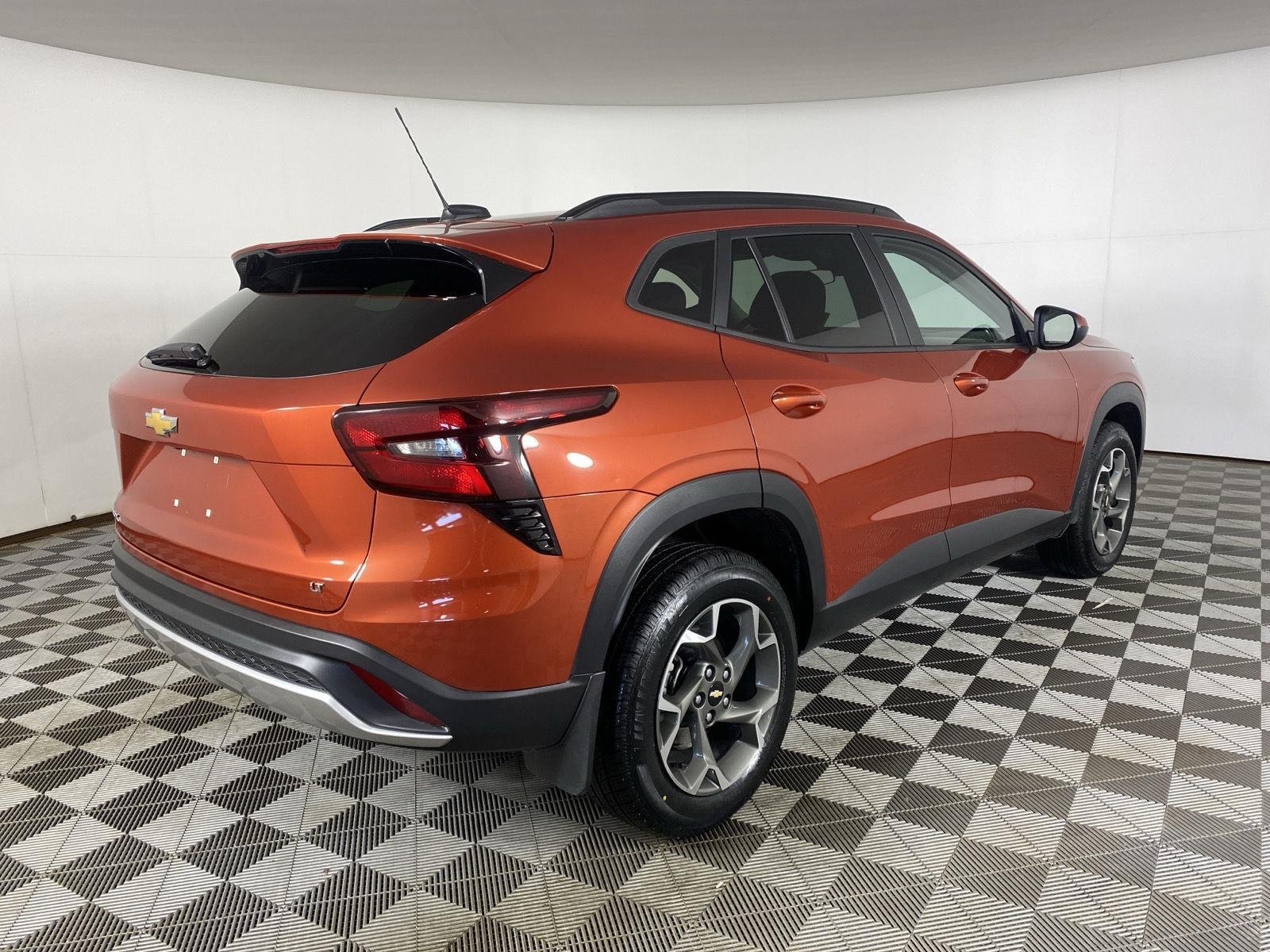Used 2024 Cayenne Orange Metallic Chevrolet LT image 17