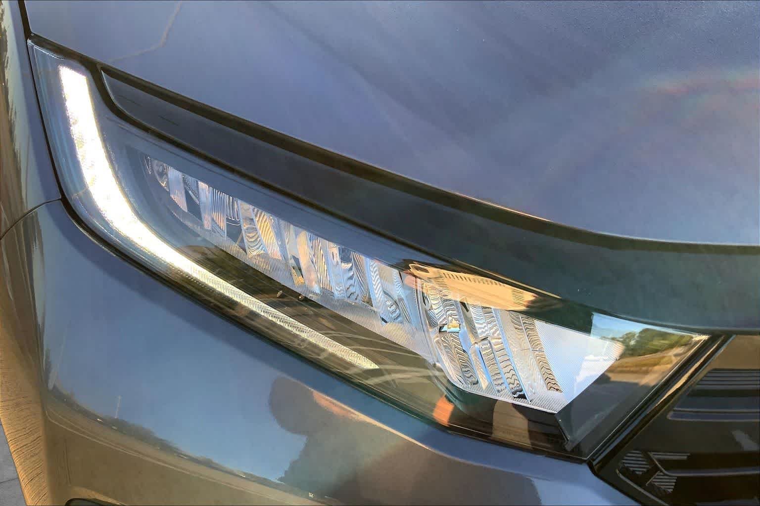 New 2027 Modern Steel Metallic Honda Touring image 13
