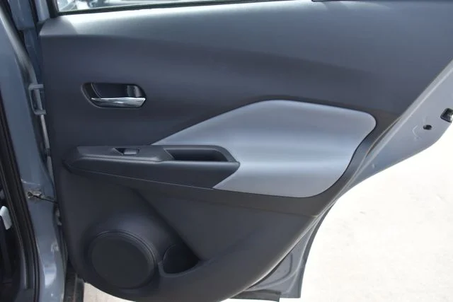 Used 2023 Gray Nissan SR image 17
