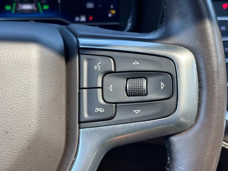 Used 2023 Gray Chevrolet Z71 image 20