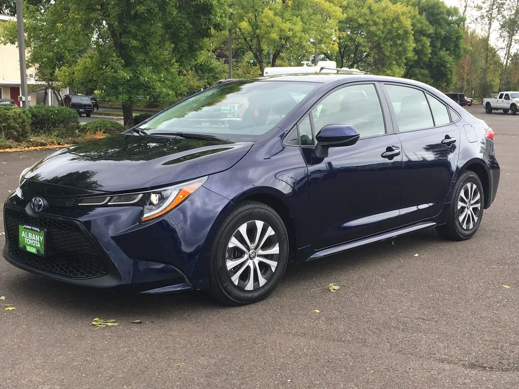 Used 2022 Blue Toyota LE image 11