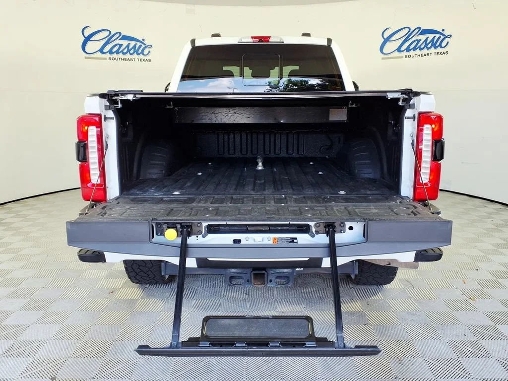Used 2024 Oxford White Ford XL image 5