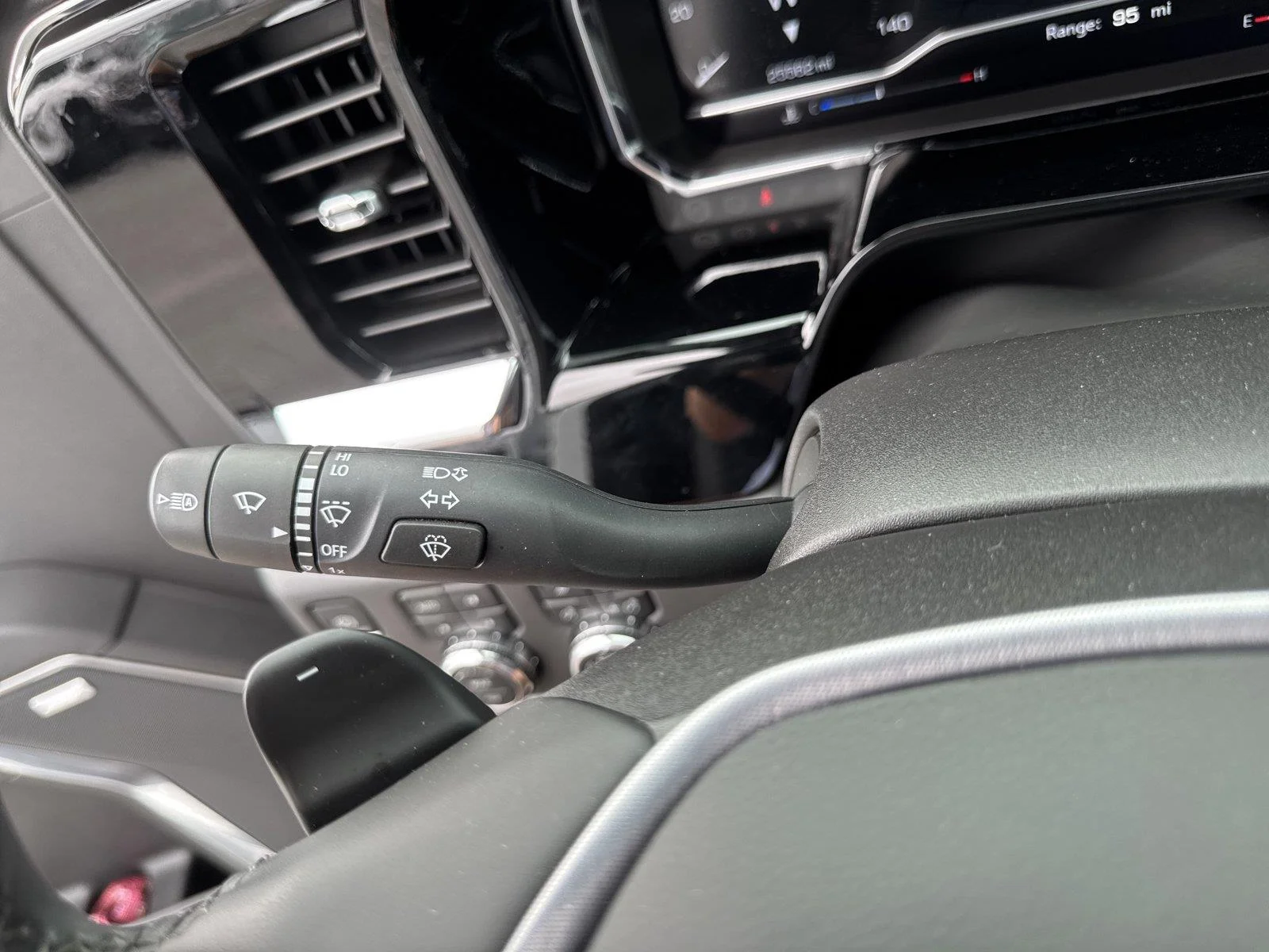 Used 2024 Summit White GMC SLT image 21