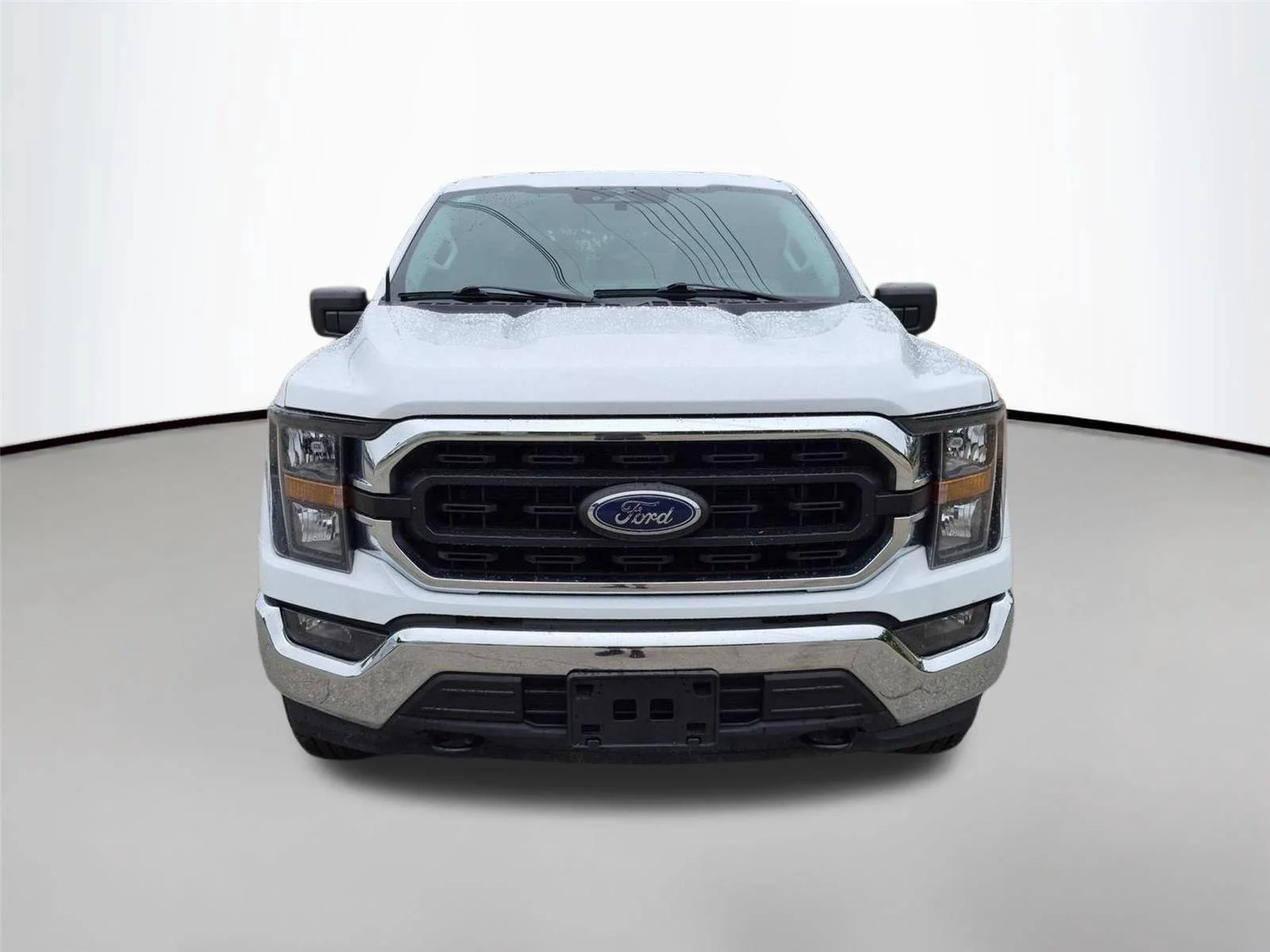 Used 2023 Oxford White Ford XLT image 2