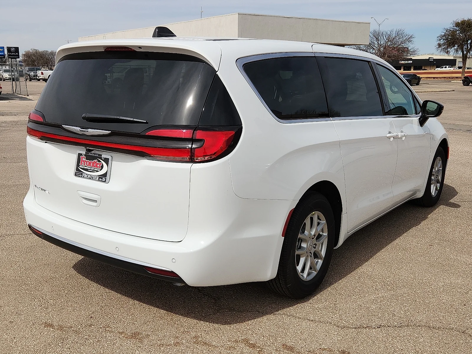 New 2026 Bright White Clear-Coat  Paint Chrysler SELECT image 4
