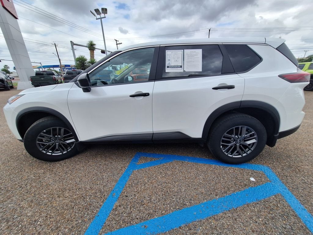Used 2025 White Nissan S image 4