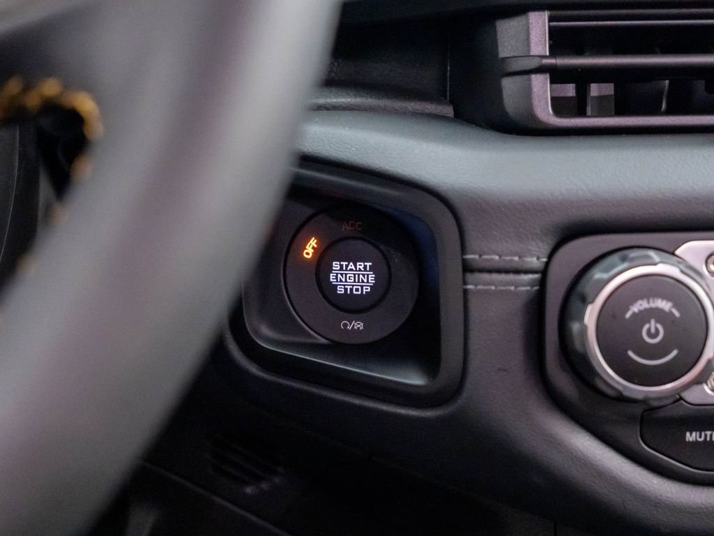 2024 Jeep Wrangler 4-Door Sahara - Photo 21