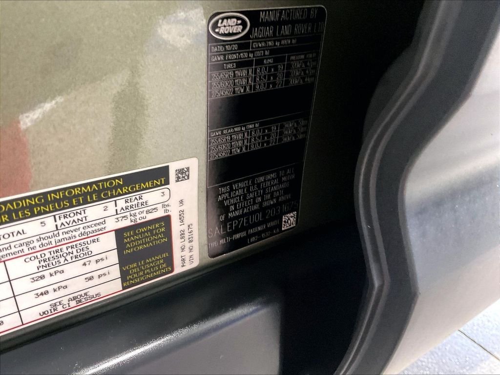 Used 2020 Green Land Rover SE image 36