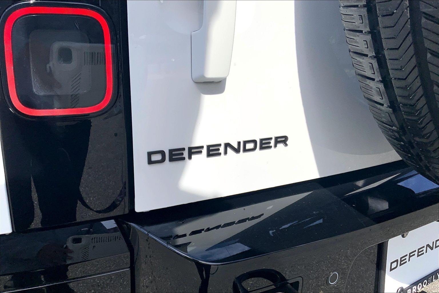 New 2026 Fuji White Land Rover X-Dynamic SE image 15